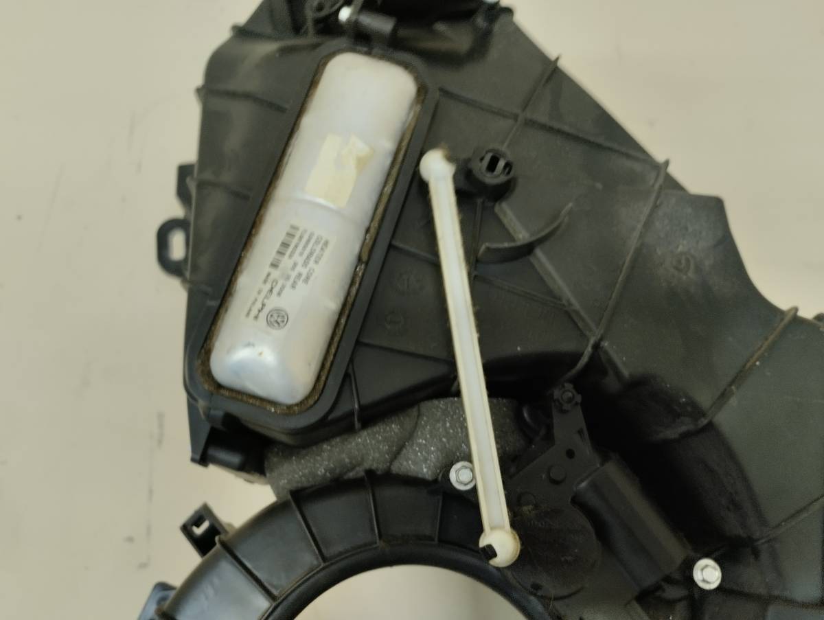 Корпус отопителя Audi Q7 (4L) 2005-2015 Корпус отопителя Audi Q7 (4L) 2005-2015