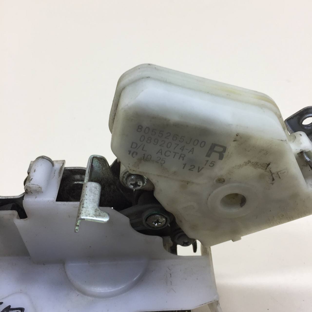 Замок багажника Suzuki Grand Vitara 2005-2015