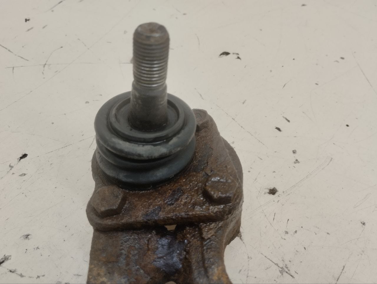 Рычаг передний верхний левый Chevrolet Niva 2002-2009