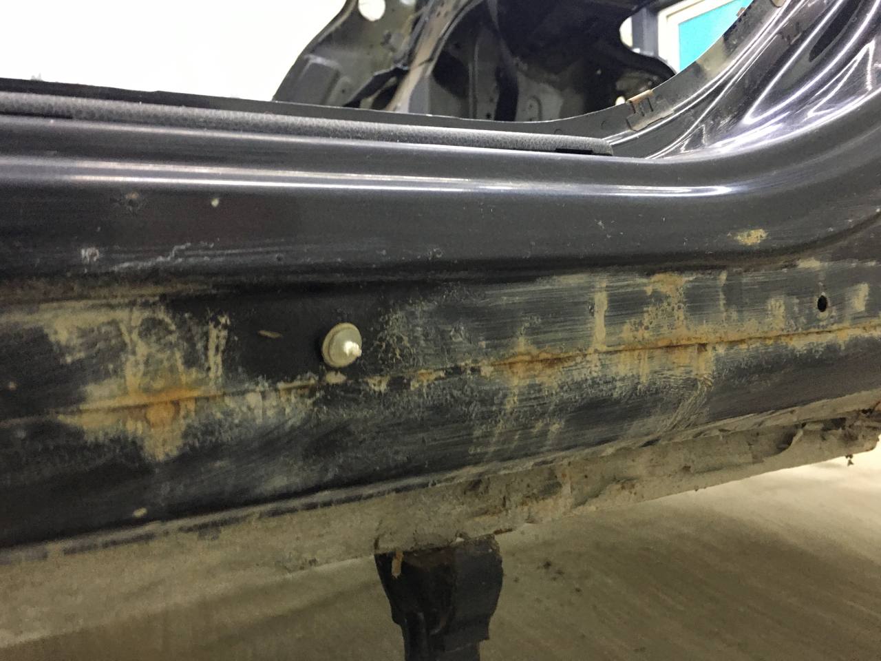 Порог со стойкой левый Nissan Primera (P12) 2002-2007
