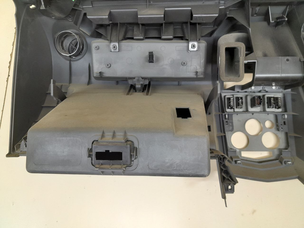 Торпедо Renault Logan (1) 2005-2014