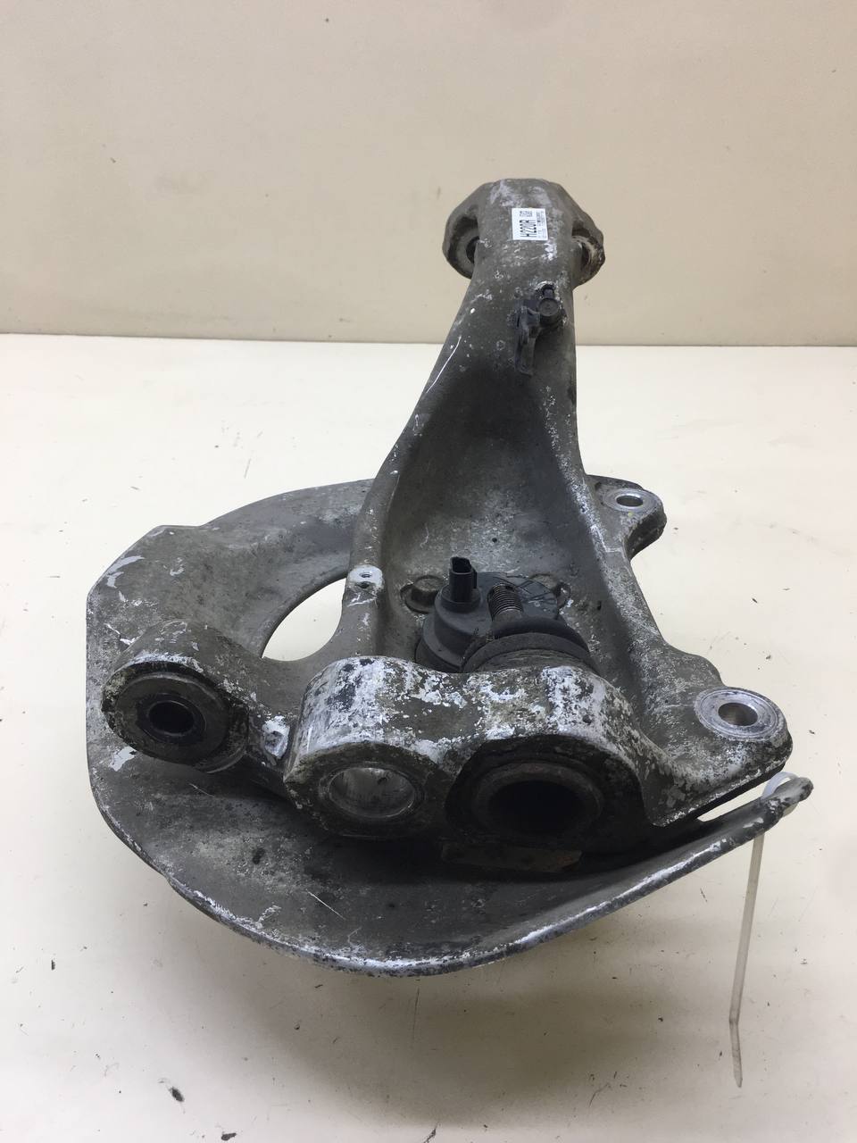 Кулак поворотный передний правый Lexus LS460 (XF40) 2006-2017