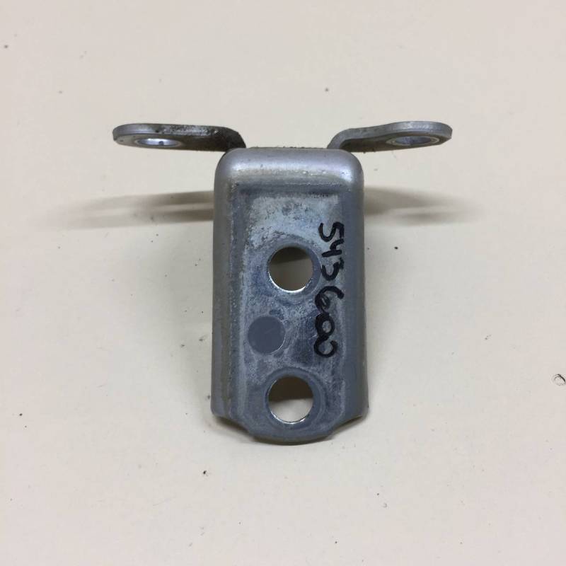 Петля двери задней правой нижняя Toyota Rav 4 (A30) 2006-2013