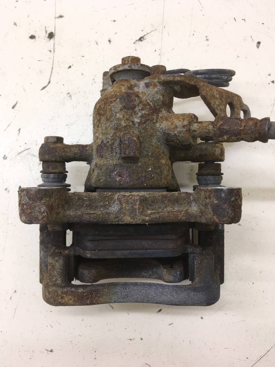 Суппорт задний левый Ford Mondeo 4 2007-2015