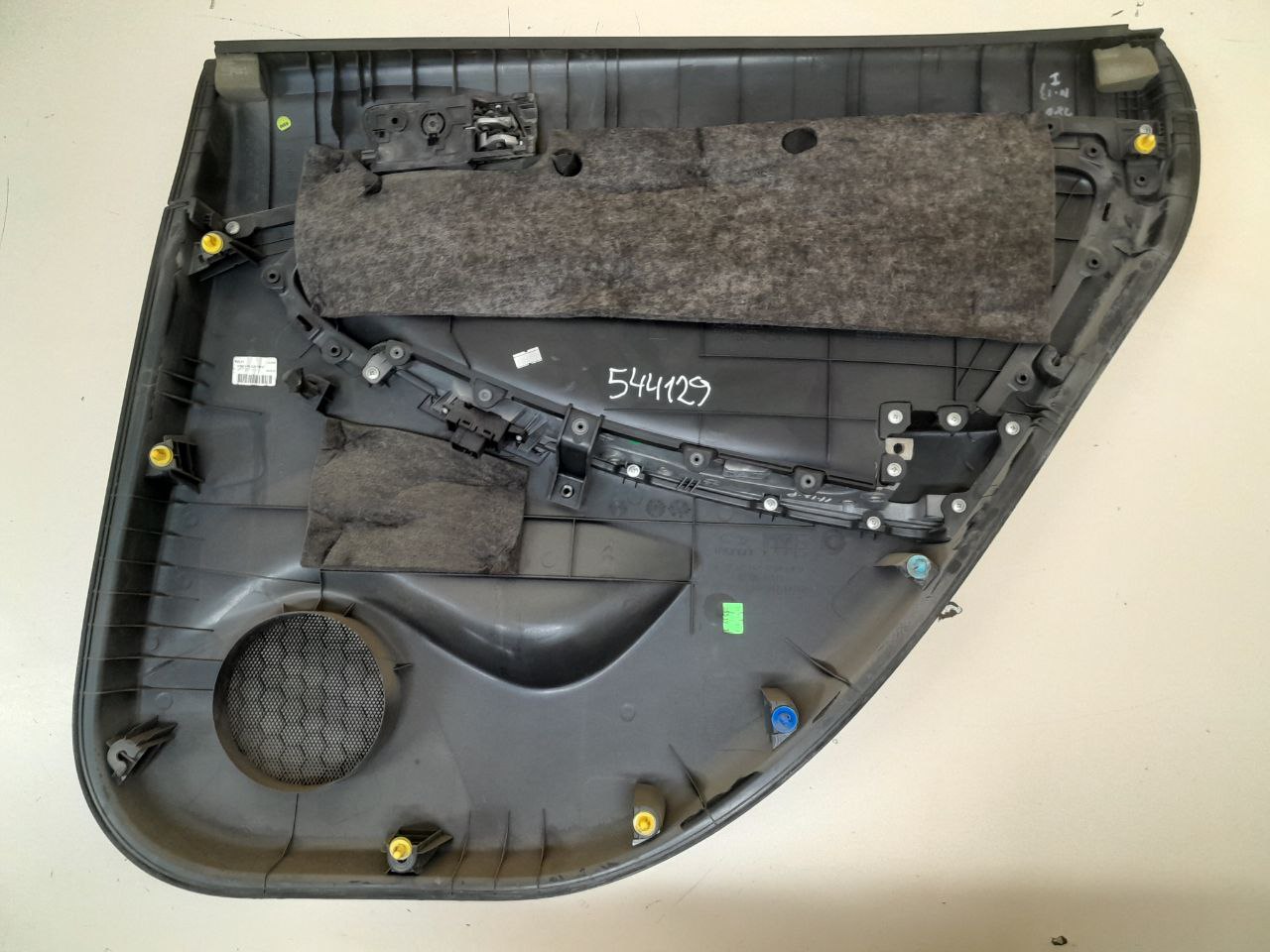 Обшивка двери задней левой Hyundai Solaris (RB) 2010-2017