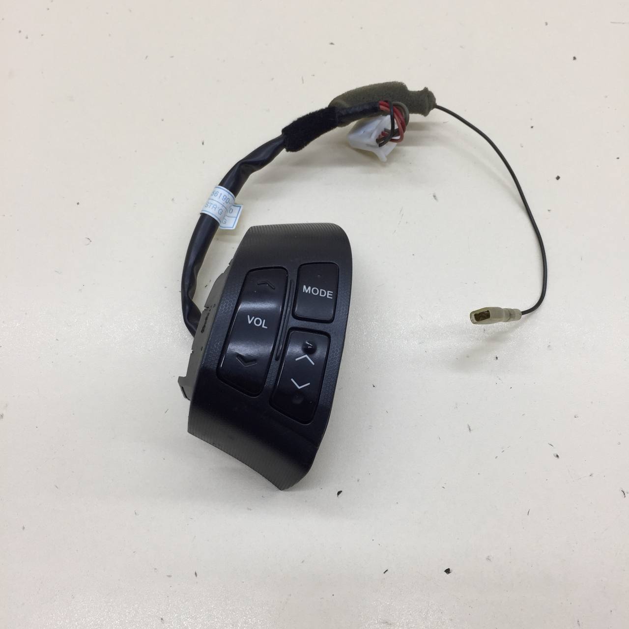Кнопка многофункциональная Hyundai Elantra (HD) 2006-2010 Кнопка многофункциональная Hyundai Elantra (HD) 2006-2010