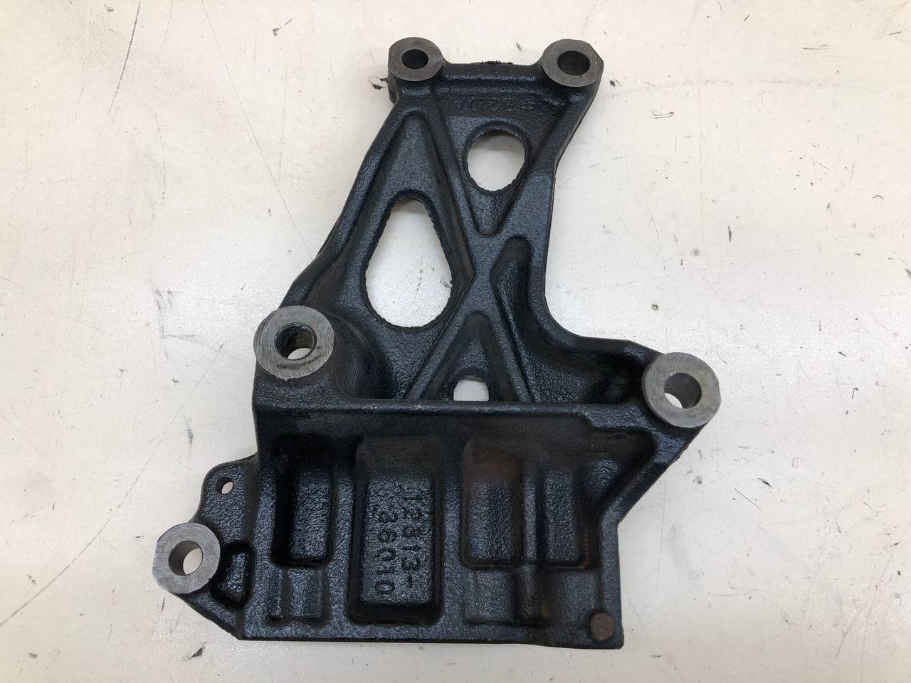 Кронштейн двигателя Toyota Camry (V50) 2011-2017 Кронштейн двигателя Toyota Camry (V50) 2011-2017
