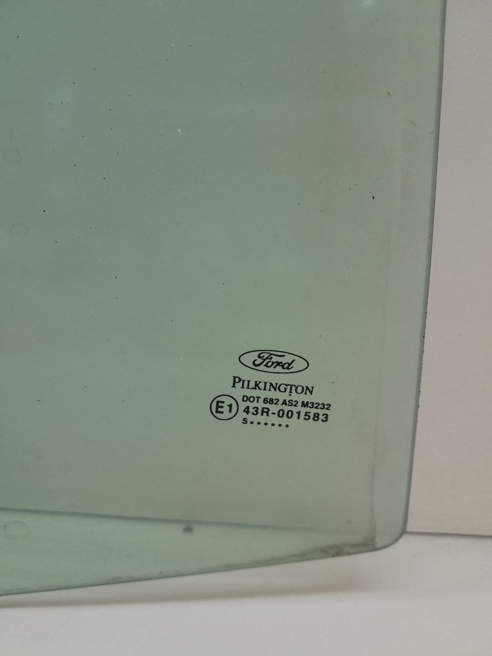 Стекло двери задней правой Ford Fusion (JU) 2002-2012
