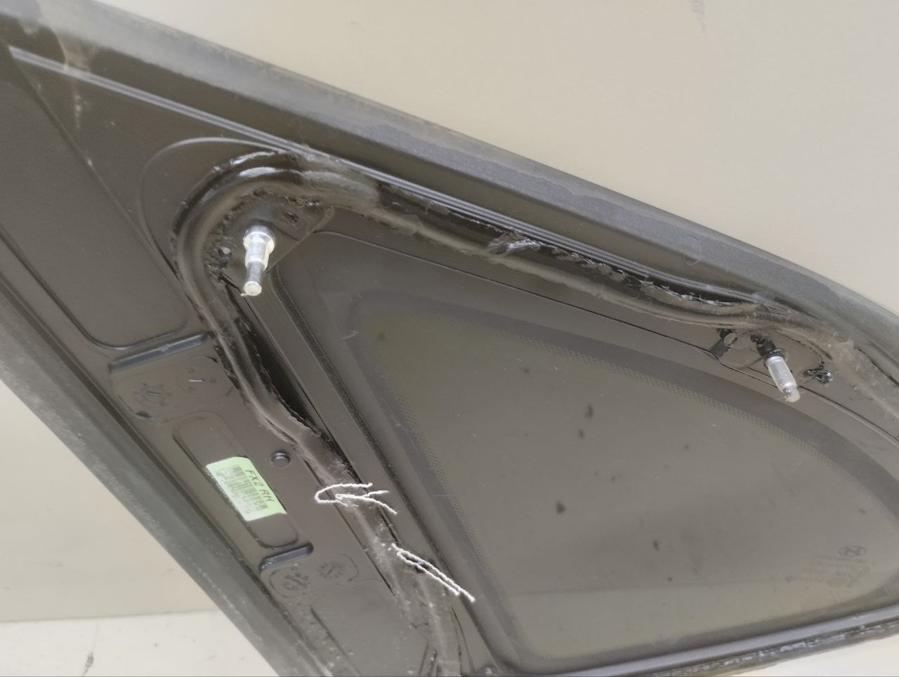 Стекло кузовное глухое правое Hyundai Tucson (TL) 2015-2021 Стекло кузовное глухое правое Hyundai Tucson (TL) 2015-2021