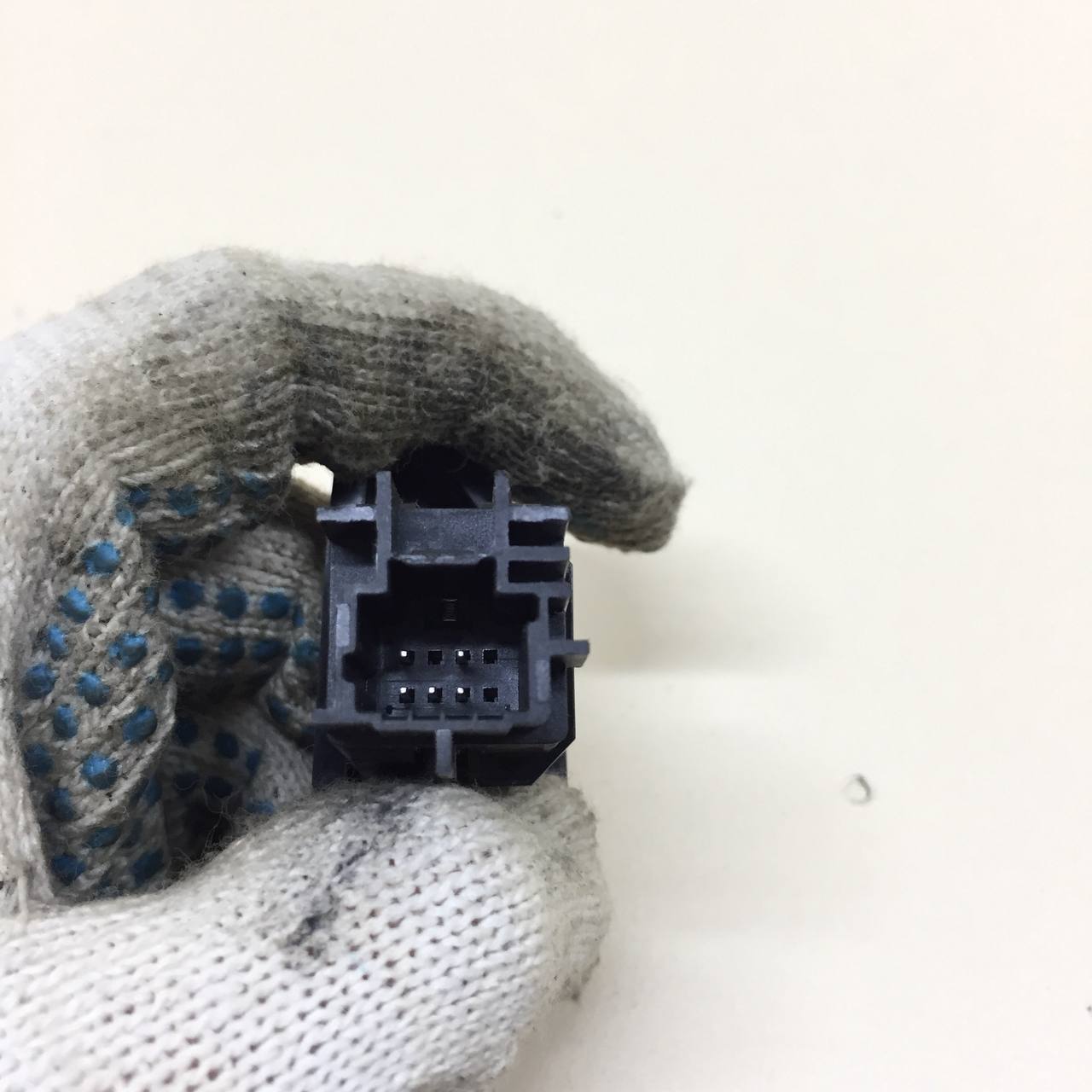 Кнопка аварийной сигнализации Renault Duster (HSA, HSM) 2012> Кнопка аварийной сигнализации Renault Duster (HSA, HSM) 2012>