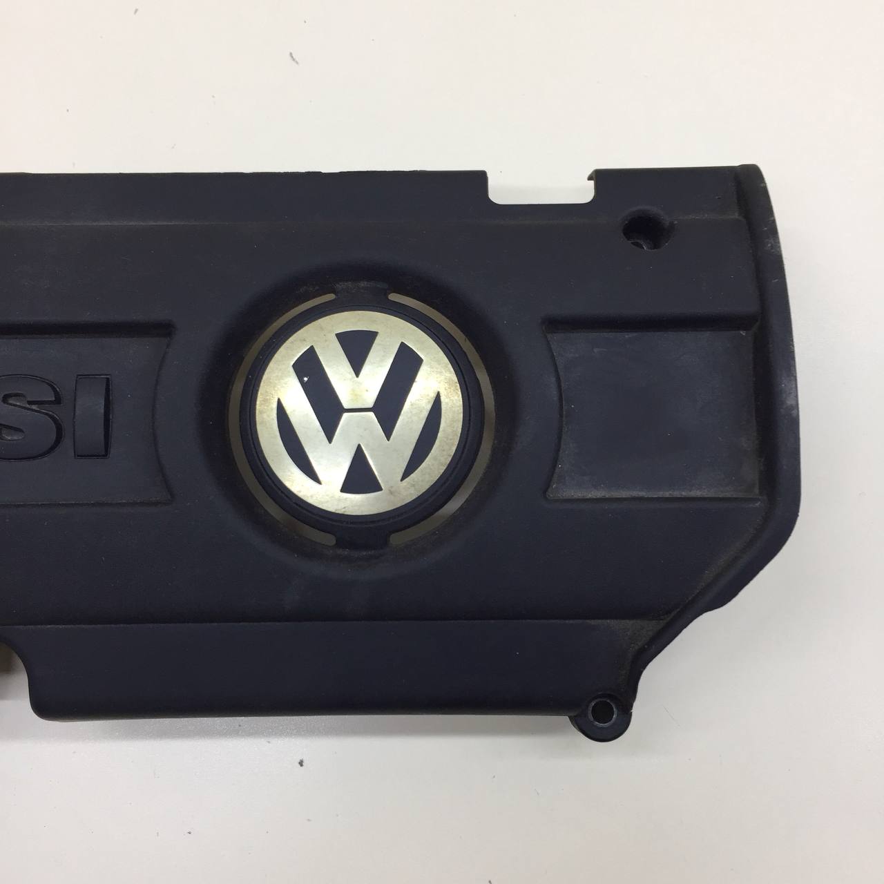 Крышка двигателя декоративная Volkswagen Jetta (A5) 2006-2011 Крышка двигателя декоративная Volkswagen Jetta (A5) 2006-2011