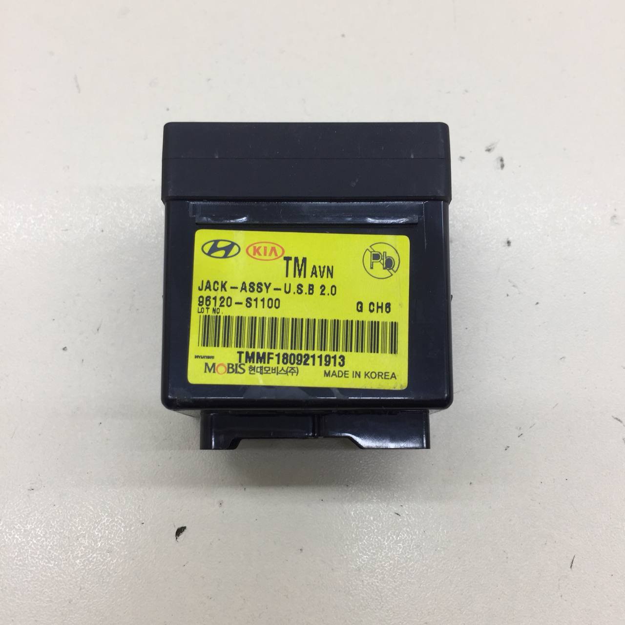 Разъем (USB AUX) Hyundai Santa Fe (TM) 2018-2022 Разъем (USB AUX) Hyundai Santa Fe (TM) 2018-2022