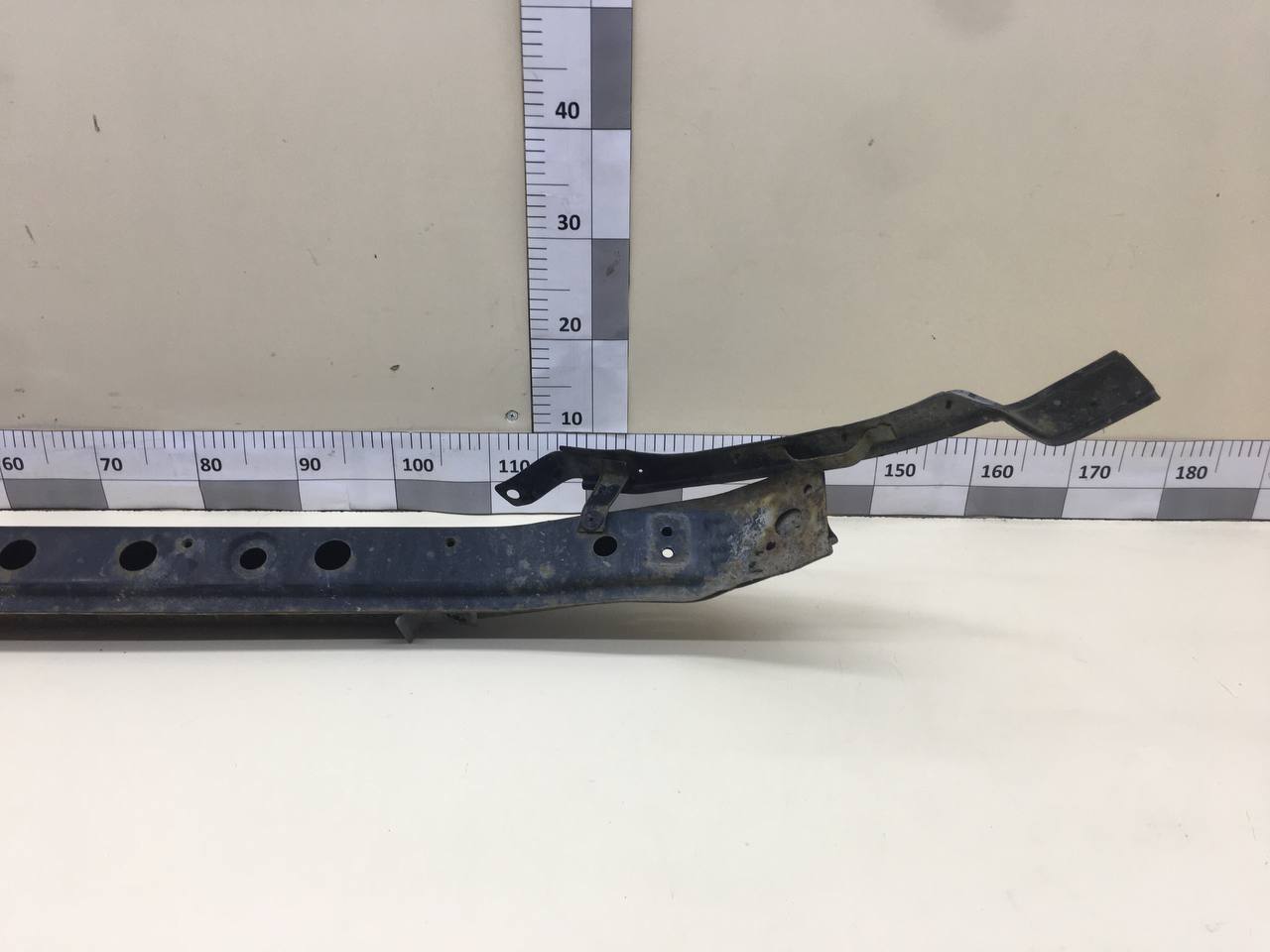 Усилитель переднего бампера Vortex Estina 2008-2012