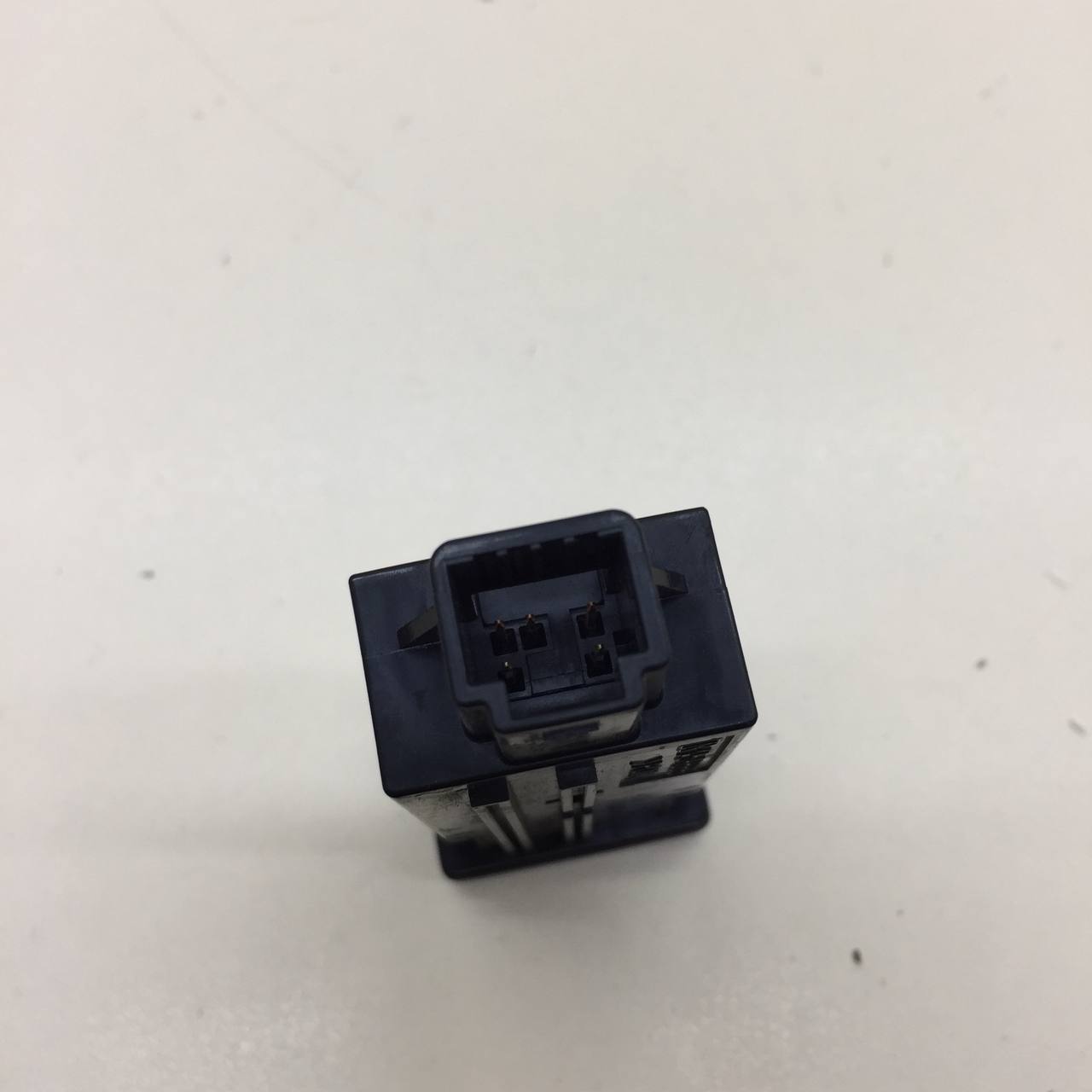 Кнопка обогрева переднего стекла Toyota Rav 4 (A30) 2006-2013