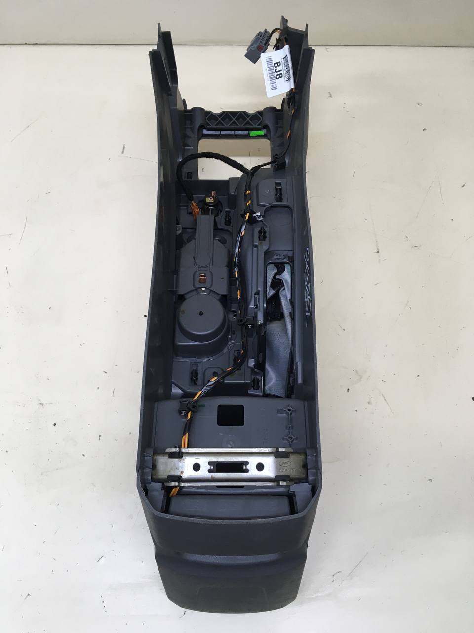 Консоль центральная Ford Focus 2 (DB) 2008-2011 Консоль центральная Ford Focus 2 (DB) 2008-2011