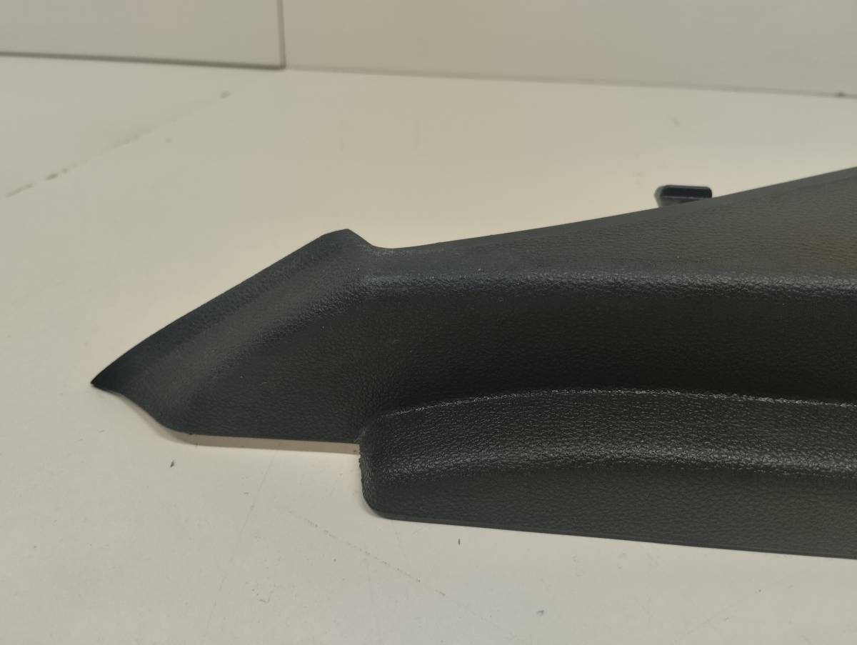 Держатель задней полки Opel Astra J 2010-2017 Держатель задней полки Opel Astra J 2010-2017
