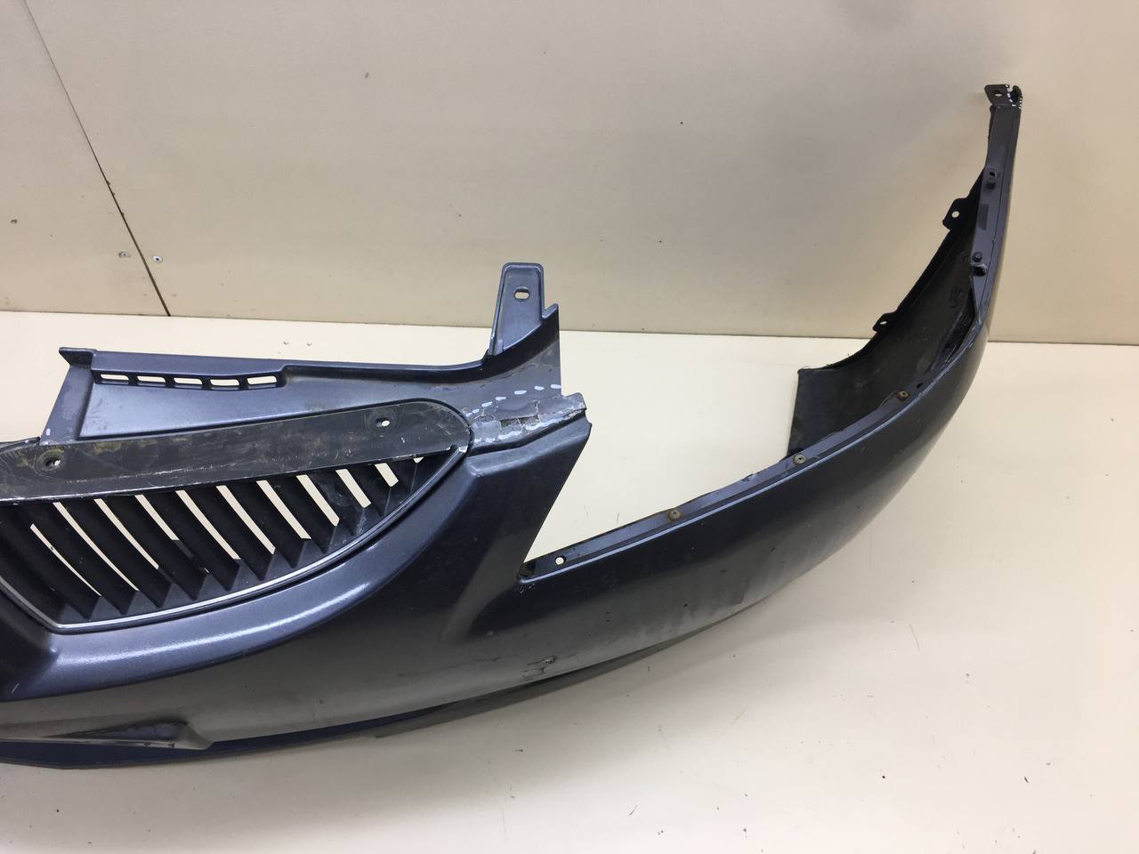 Бампер передний Mitsubishi Lancer 9  (CS/Classic) 2000-2011