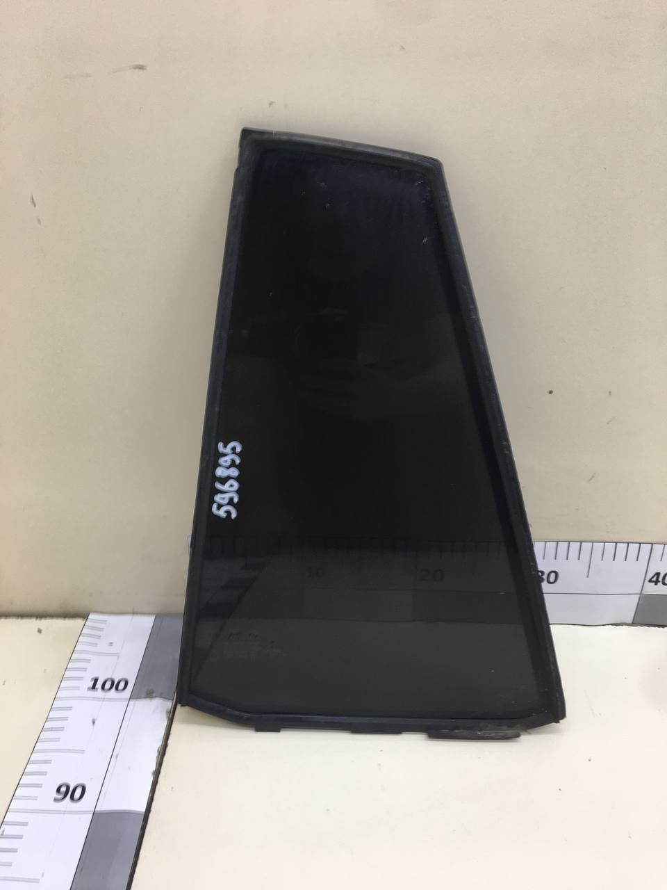 Стекло двери задней левой (форточка) Lifan X60 2012>