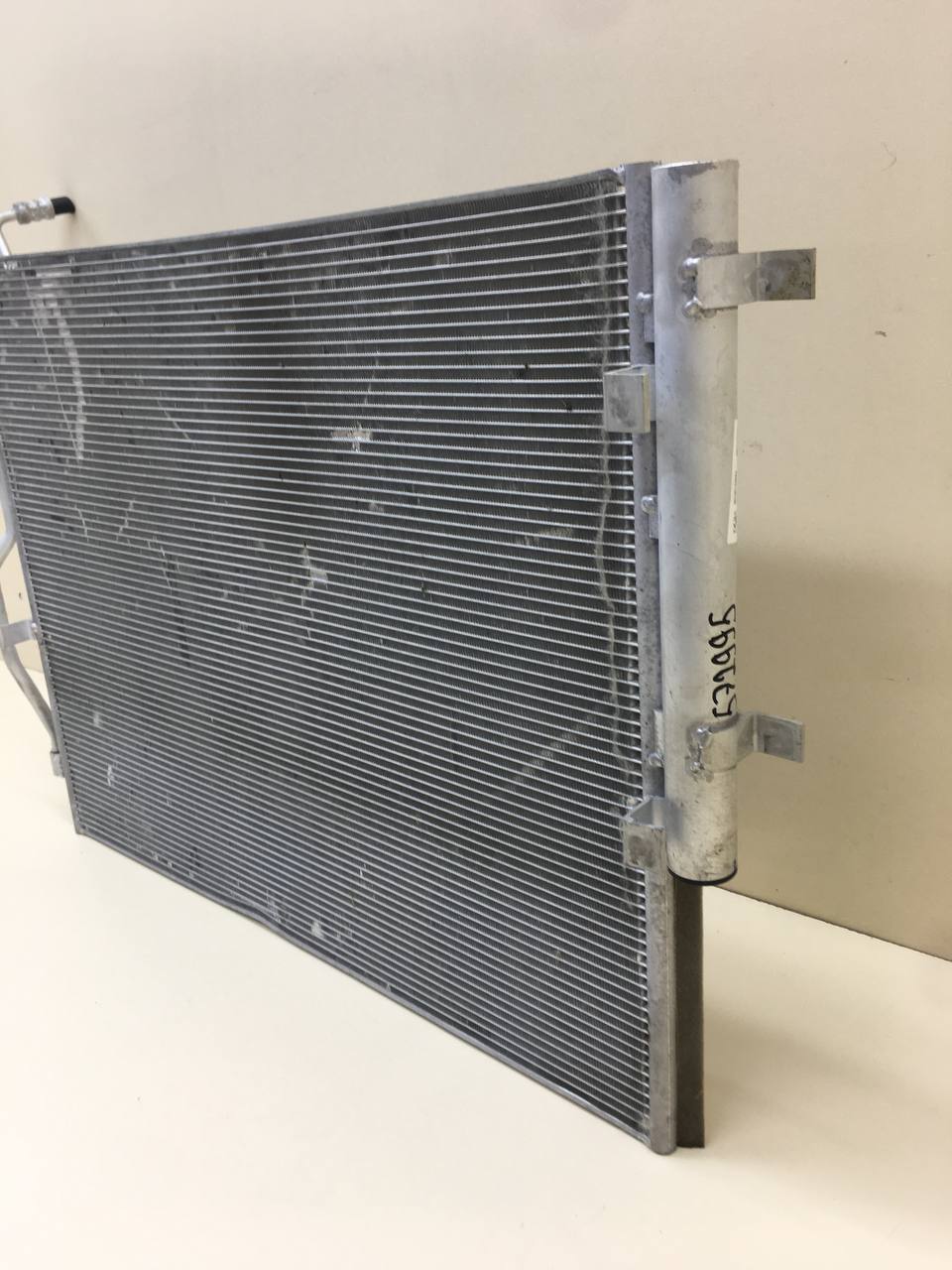 Радиатор кондиционера (конденсер) EXEED RX 2022>