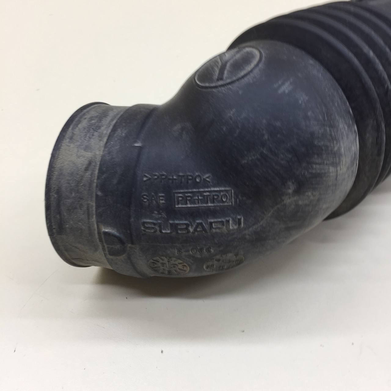 Патрубок воздушного фильтра Subaru Impreza (G12) 2007-2012