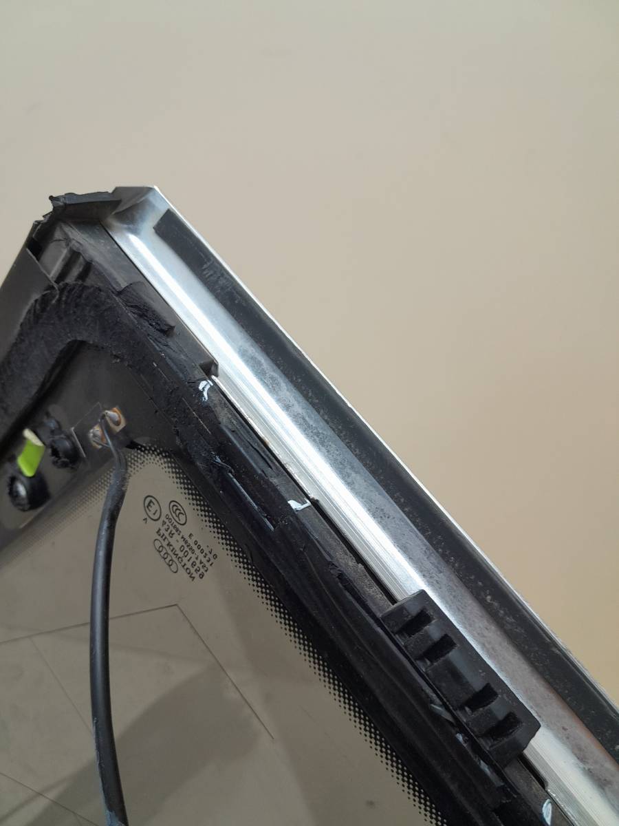 Стекло кузовное глухое левое Audi Q7 (4L) 2005-2015