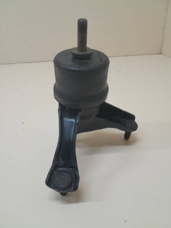 Опора двигателя левая Toyota Camry (XV50) 2011-2017 Опора двигателя левая Toyota Camry (XV50) 2011-2017