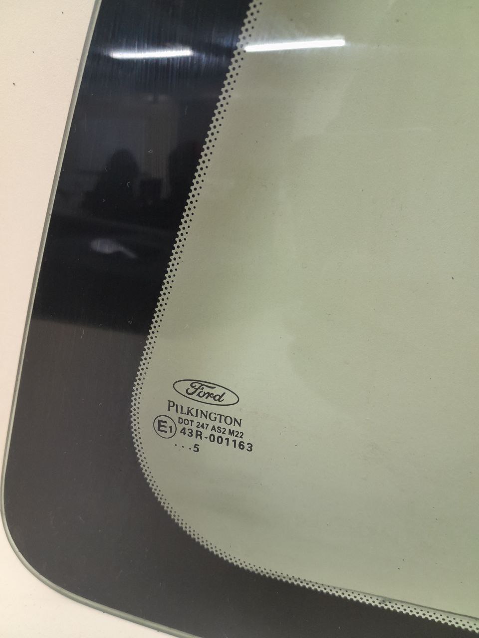 Стекло кузовное глухое правое Ford Fusion (JU) 2002-2012