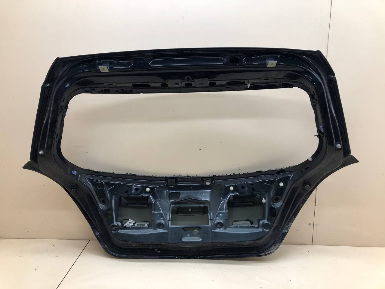 Дверь багажника Opel Astra J 2010-2017