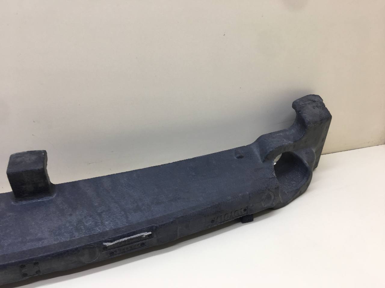 Наполнитель переднего бампера Toyota Rav 4 (XA40) 2013-2019