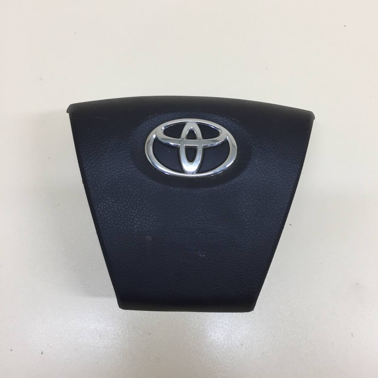 Подушка безопасности в рулевое колесо Toyota Camry (XV50) 2011-2017 Подушка безопасности в рулевое колесо Toyota Camry (XV50) 2011-2017