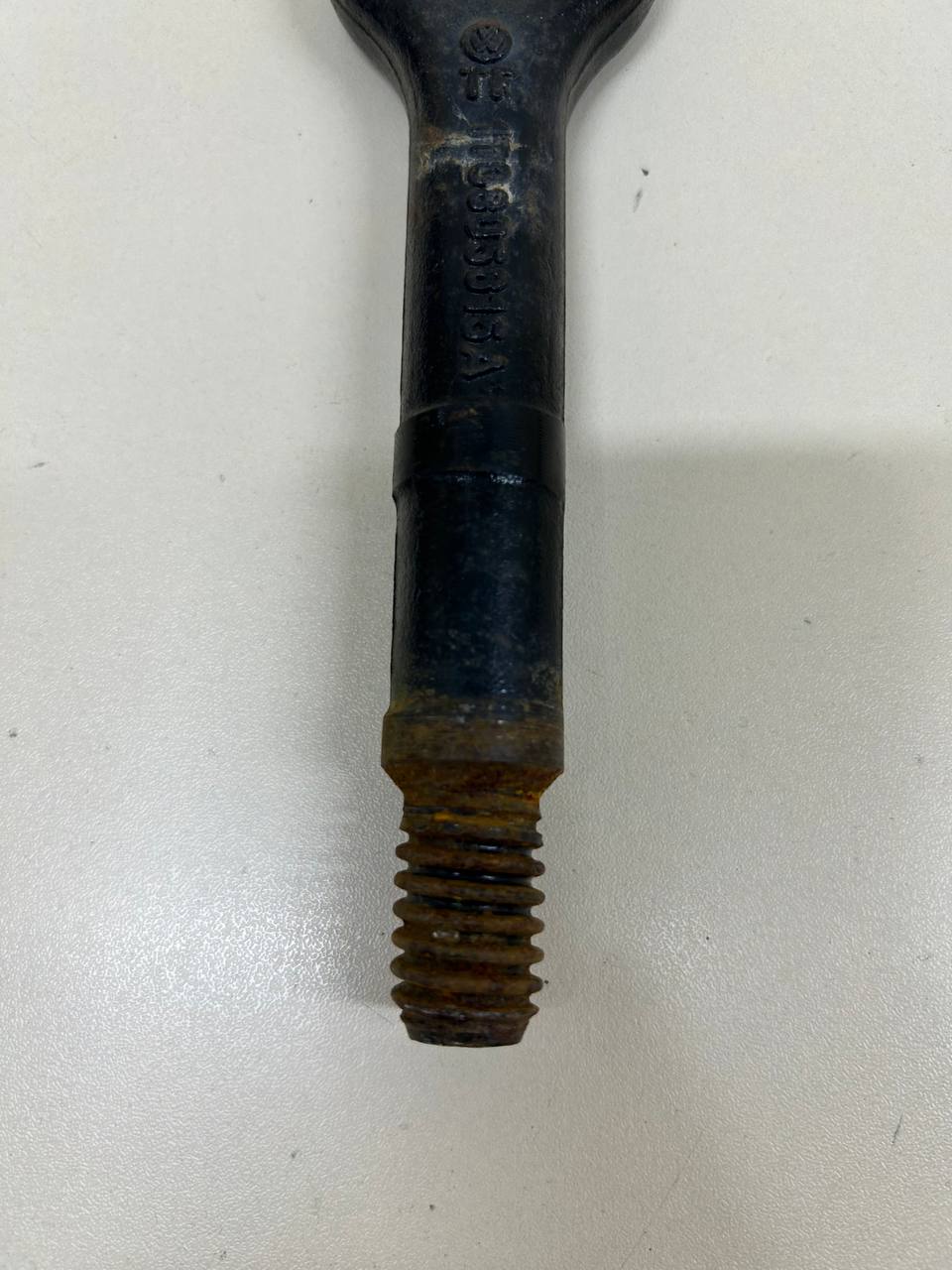 Крюк буксировочный Volkswagen Tiguan (5N1) 2007-2011 Крюк буксировочный Volkswagen Tiguan (5N1) 2007-2011