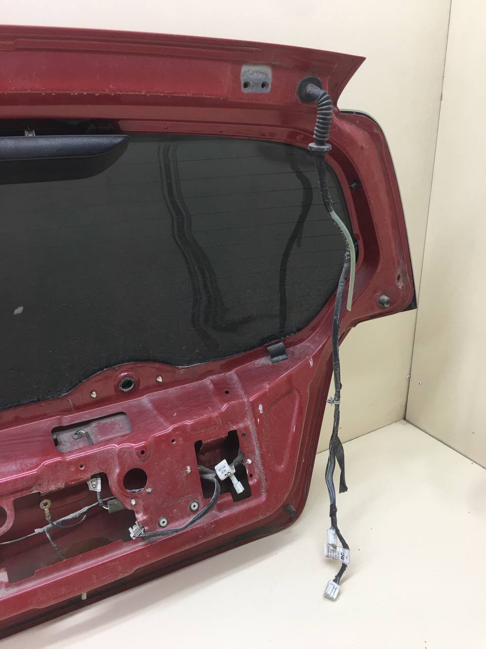 Дверь багажника со стеклом Chevrolet Aveo T250 2005-2011 Дверь багажника со стеклом Chevrolet Aveo T250 2005-2011