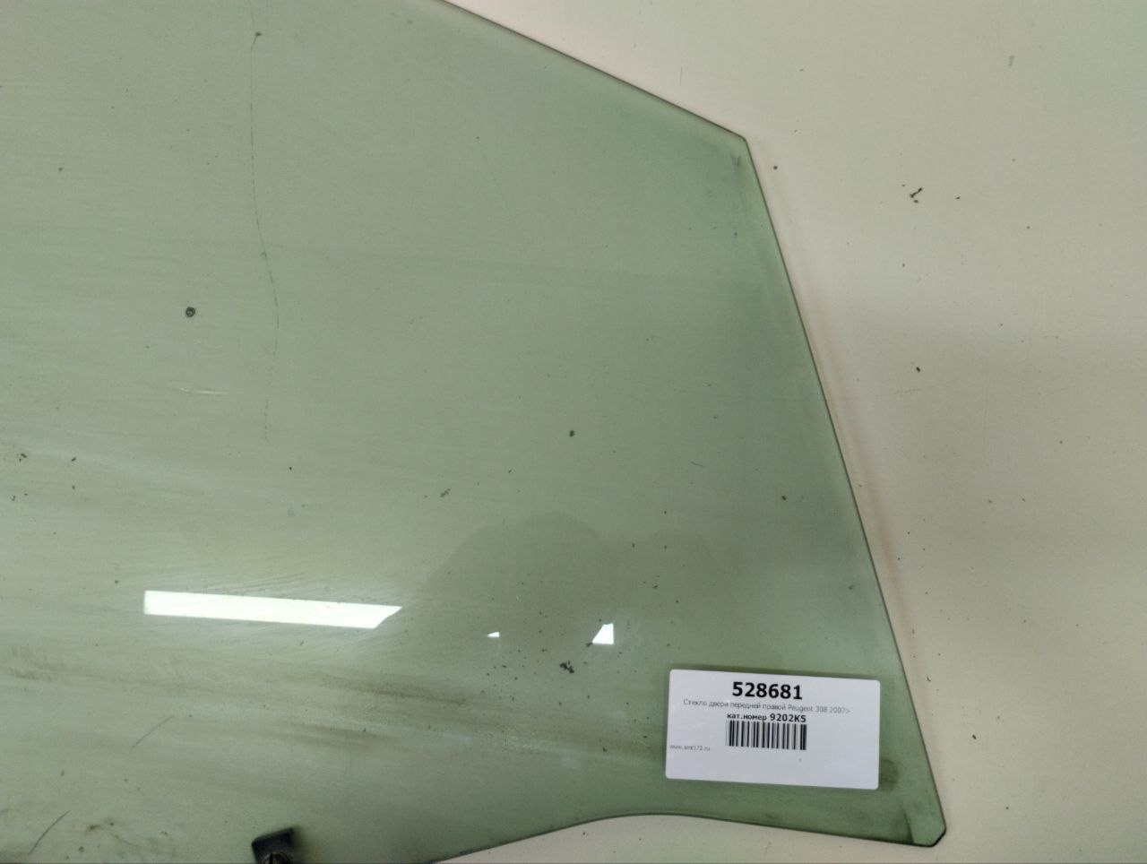 Стекло двери передней правой Peugeot 308 2007>