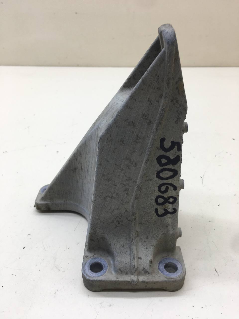 Кронштейн двигателя правый Suzuki Grand Vitara 2005-2015