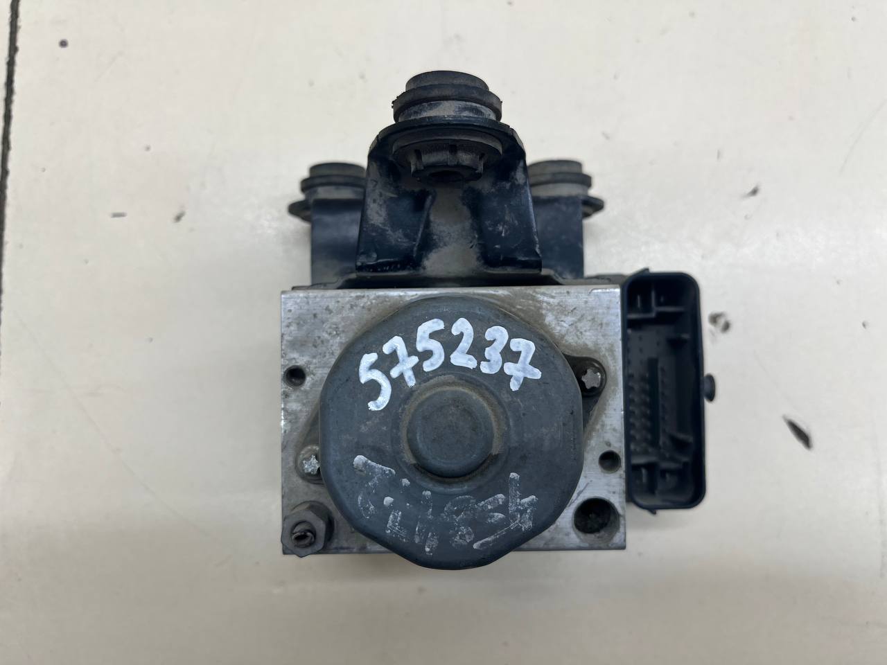 Блок ABS (насос) Volkswagen Polo (MK5) 2011-2020