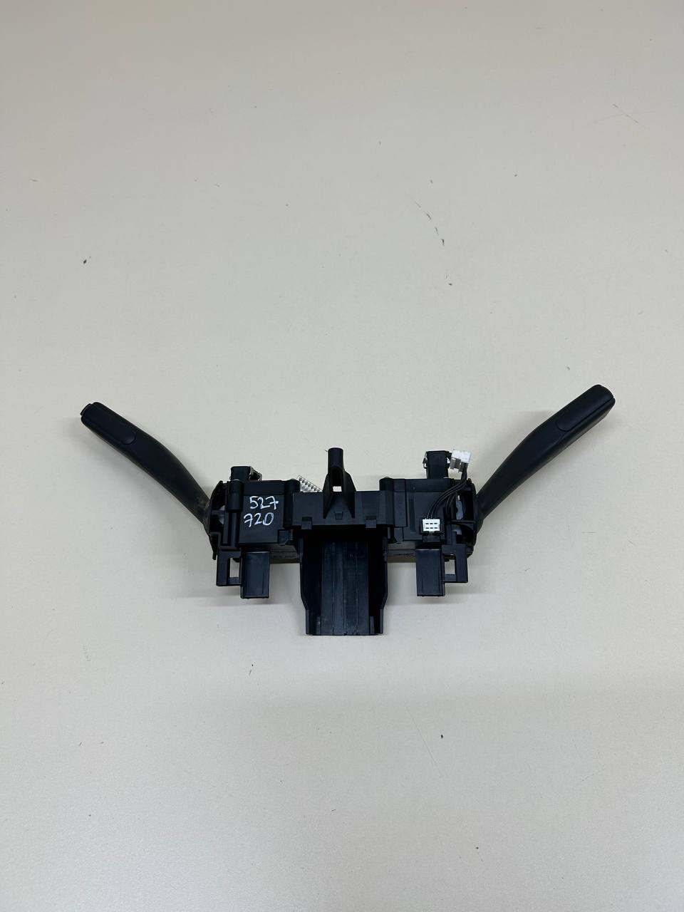 Переключатель подрулевой в сборе Volkswagen Tiguan (5N1) 2007-2011 Переключатель подрулевой в сборе Volkswagen Tiguan (5N1) 2007-2011