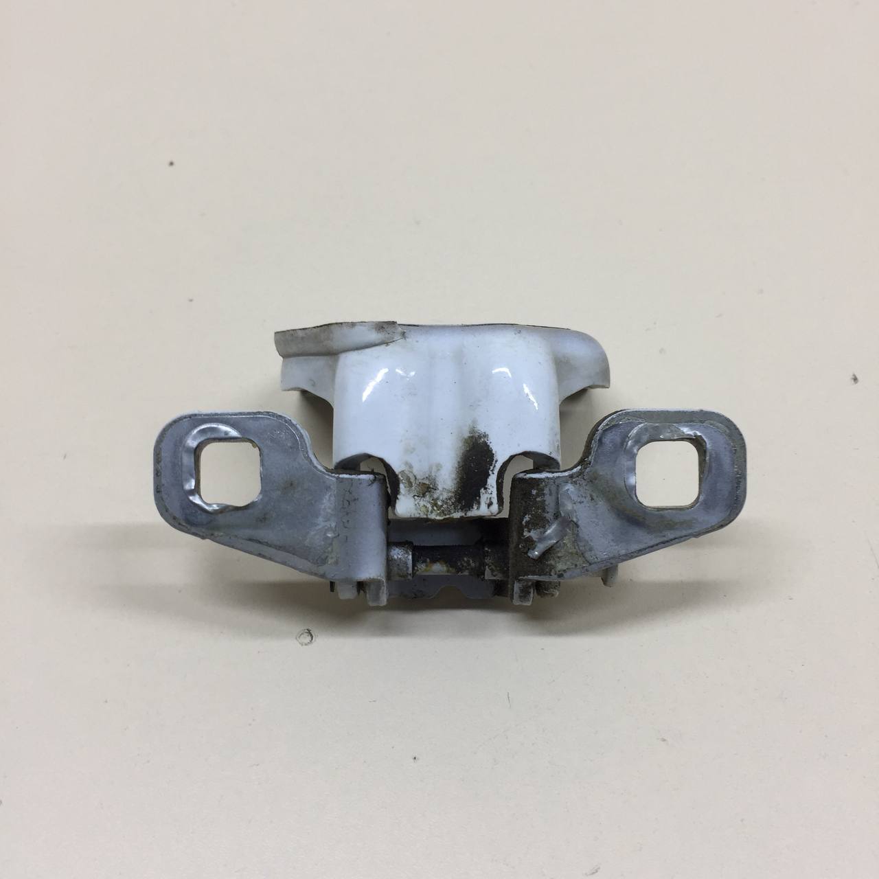 Петля двери задней левой верхняя Renault Duster (HSA, HSM) 2012>