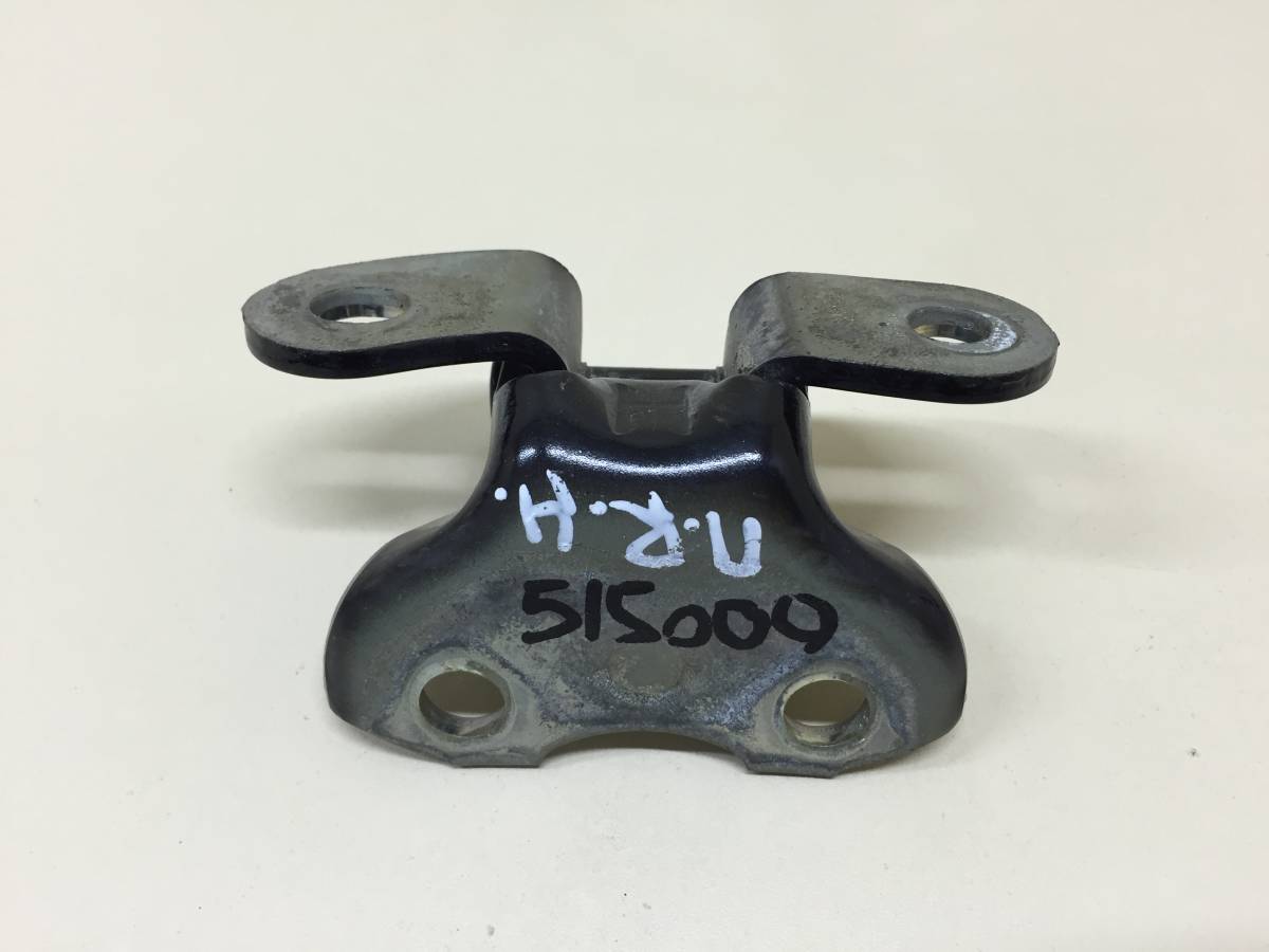 Петля двери передней правой нижняя Toyota Camry (V50) 2011-2017