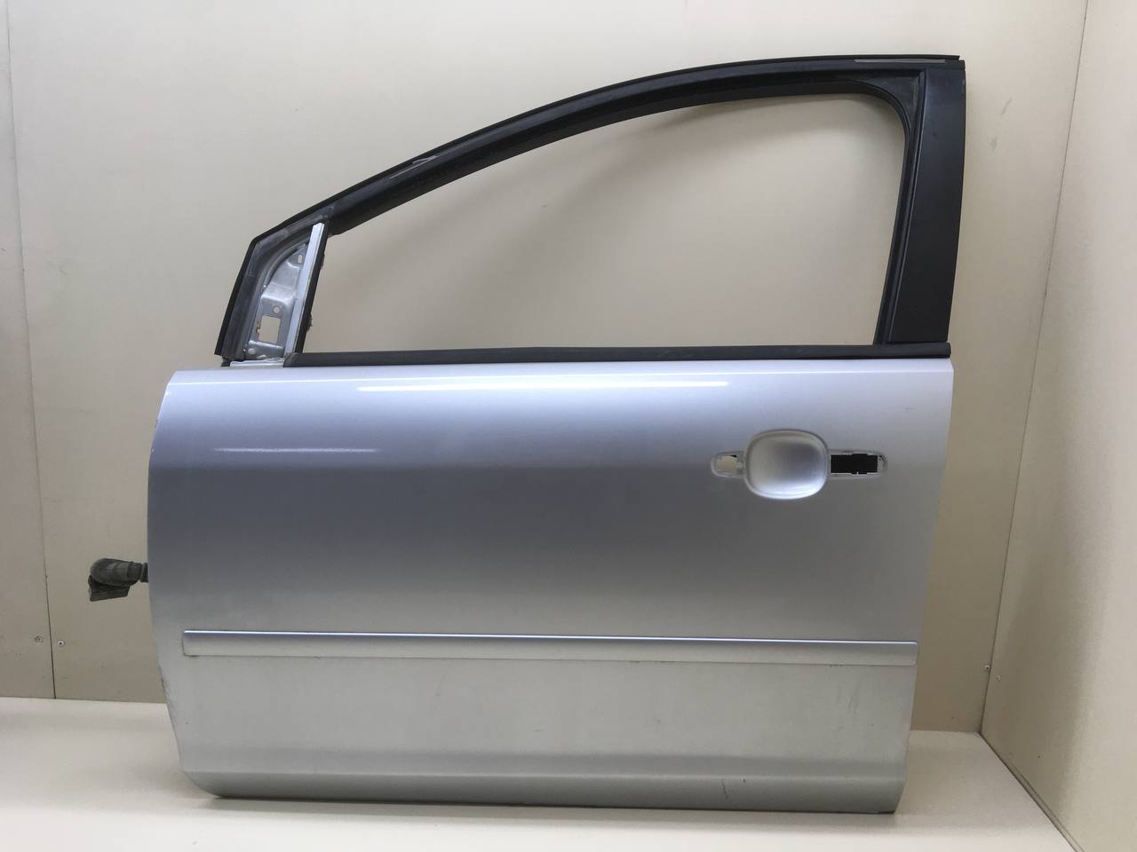 Дверь передняя левая Ford Focus 2 (DA) 2005-2008 Дверь передняя левая Ford Focus 2 (DA) 2005-2008