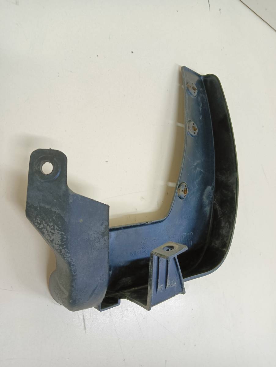 Брызговик передний правый Hyundai ix55 2007-2013