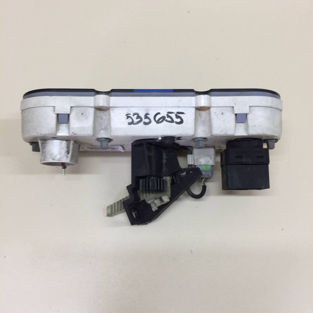 Блок управления отопителем Ford Fusion (JU) 2002-2012 Блок управления отопителем Ford Fusion (JU) 2002-2012