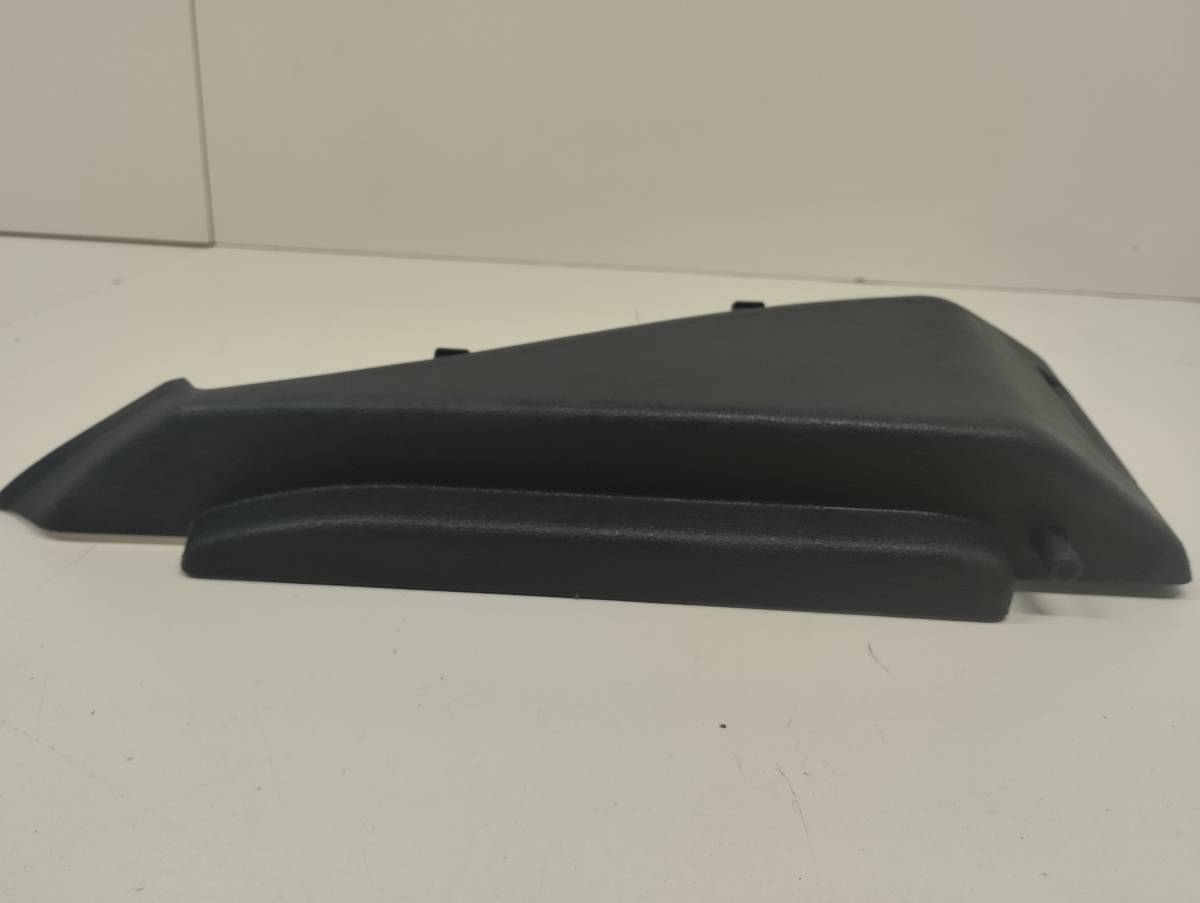 Держатель задней полки Opel Astra J 2010-2017 Держатель задней полки Opel Astra J 2010-2017