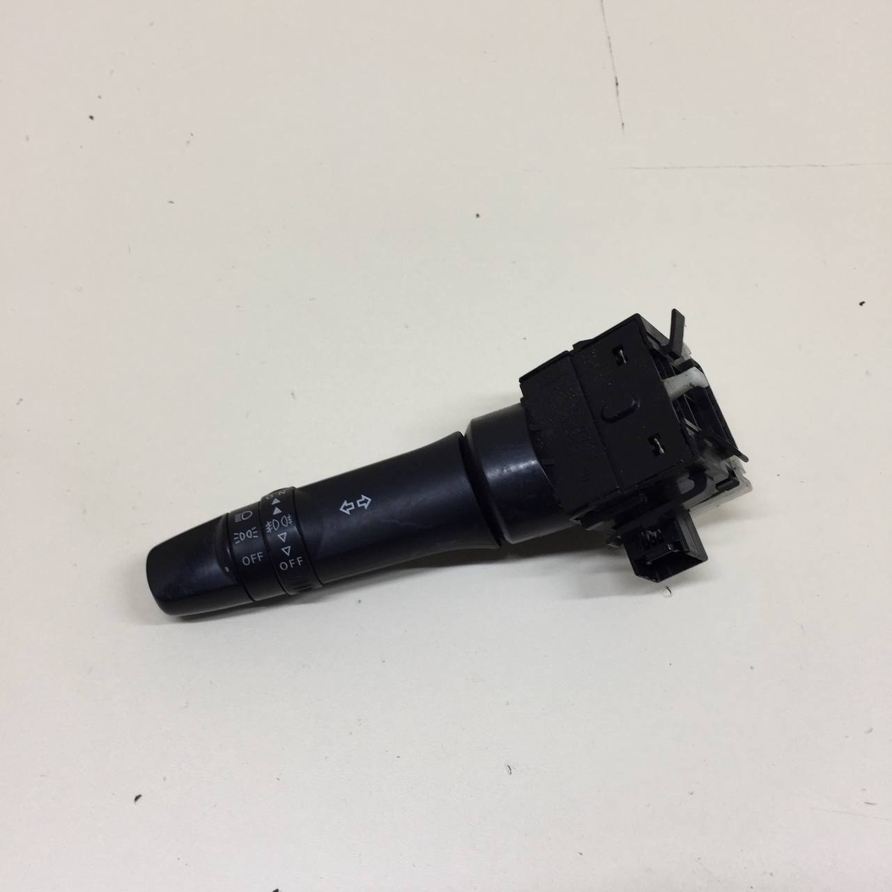 Переключатель поворотов подрулевой Mitsubishi Lancer X (CX, CY) 2007> Переключатель поворотов подрулевой Mitsubishi Lancer X (CX, CY) 2007>