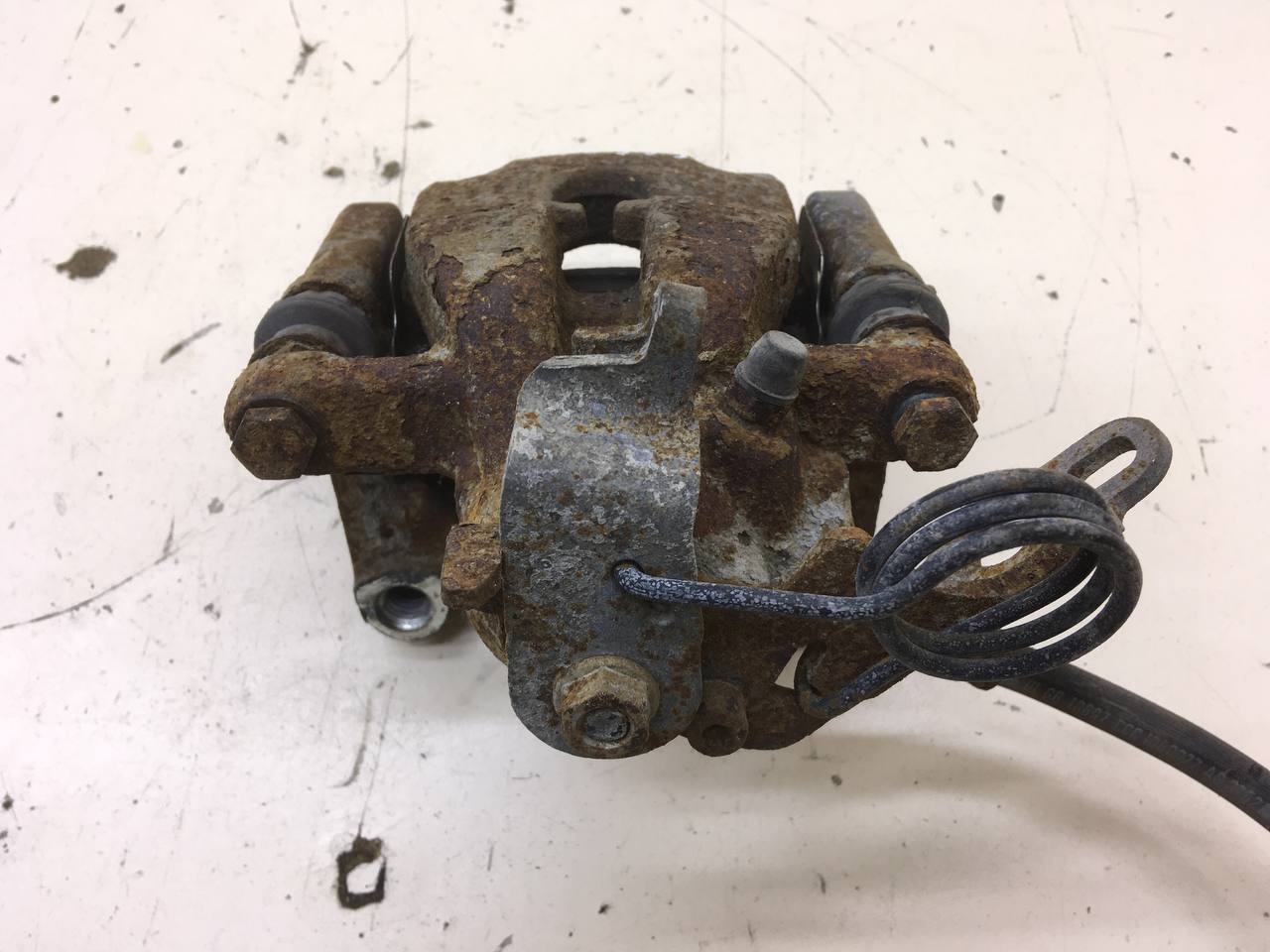 Суппорт задний левый Ford Mondeo 4 2007-2015