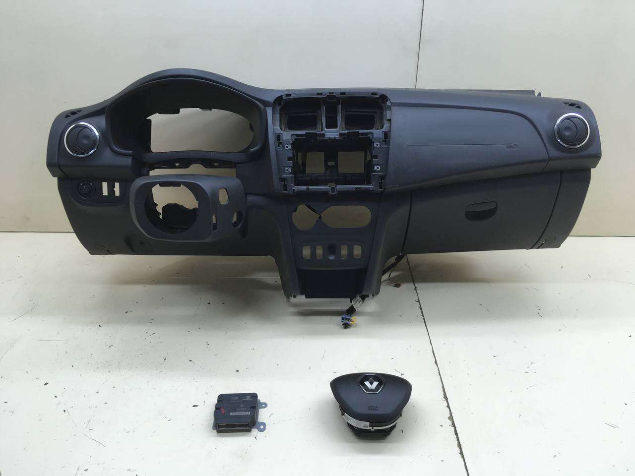 Подушка безопасности (комплект) Renault Sandero Stepway (5S) 2014-2022 Подушка безопасности (комплект) Renault Sandero Stepway (5S) 2014-2022