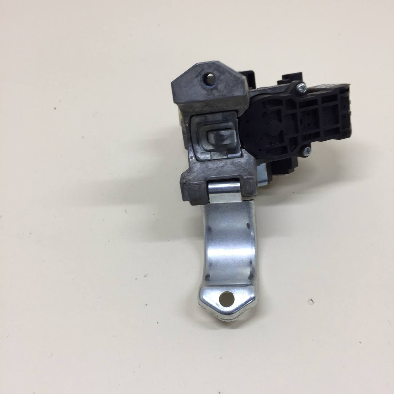 Замок зажигания Toyota Corolla E180 2013-2019 Замок зажигания Toyota Corolla E180 2013-2019
