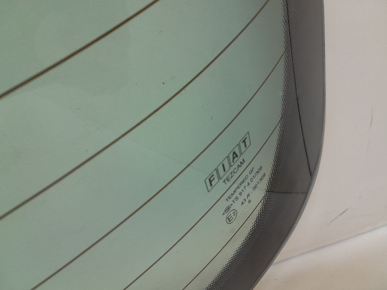 Стекло заднее Fiat Albea 2002-2012