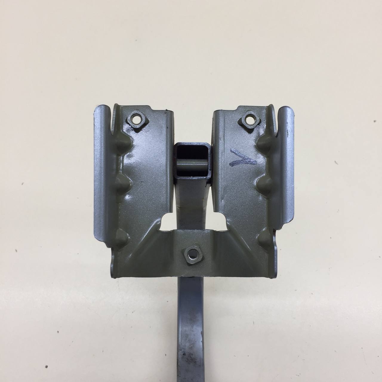 Петля крышки багажника Nissan Almera (N16) 2000-2006