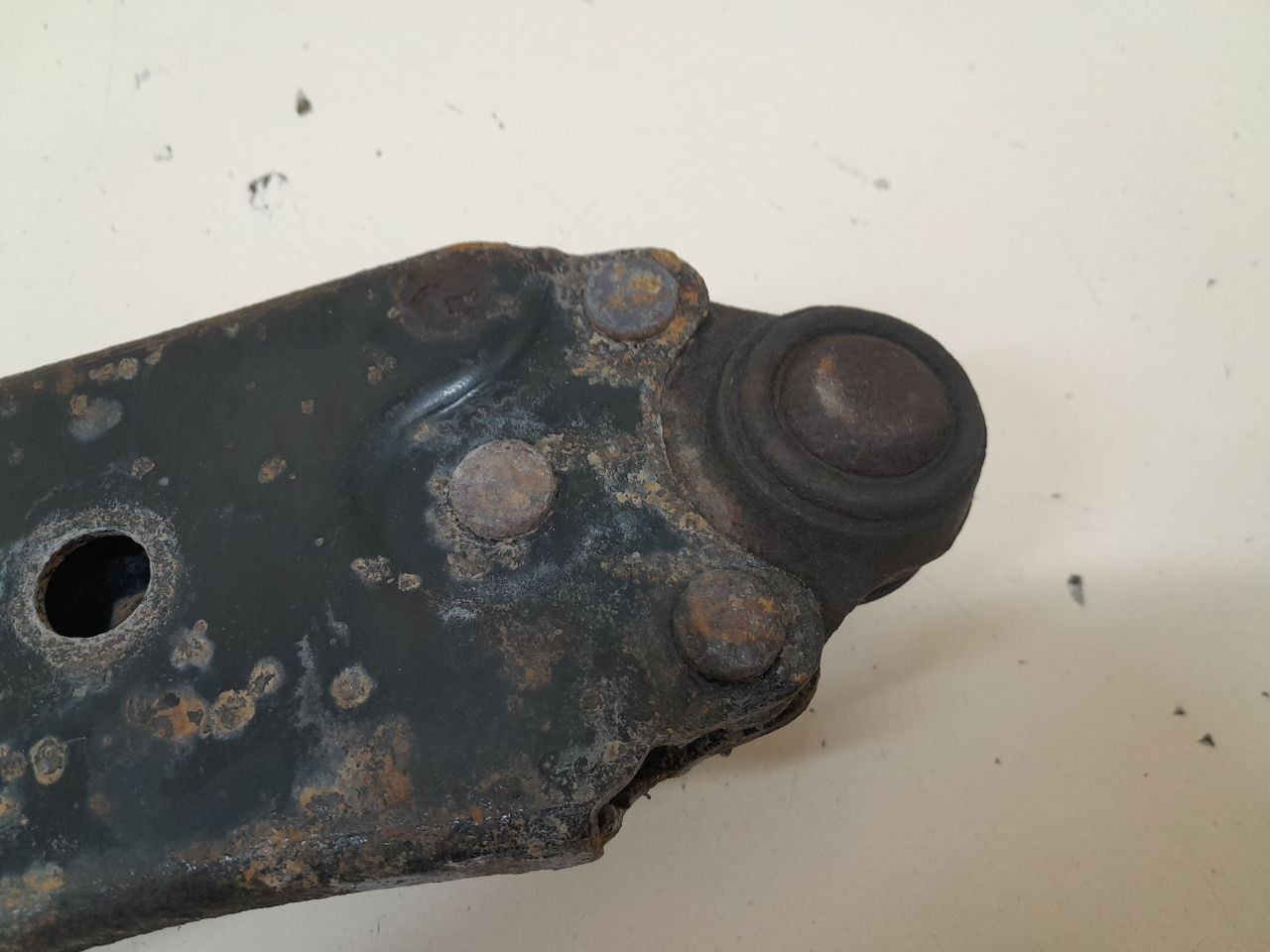 Рычаг передний левый Ford Fusion (JU) 2002-2012