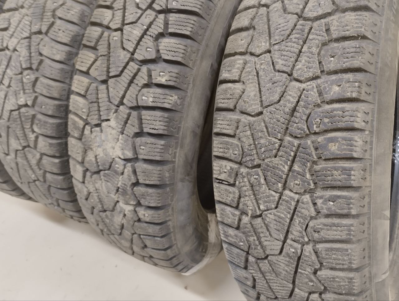 Шины к-кт R15 Зимние шипованные PIRELLI ICE ZERO.